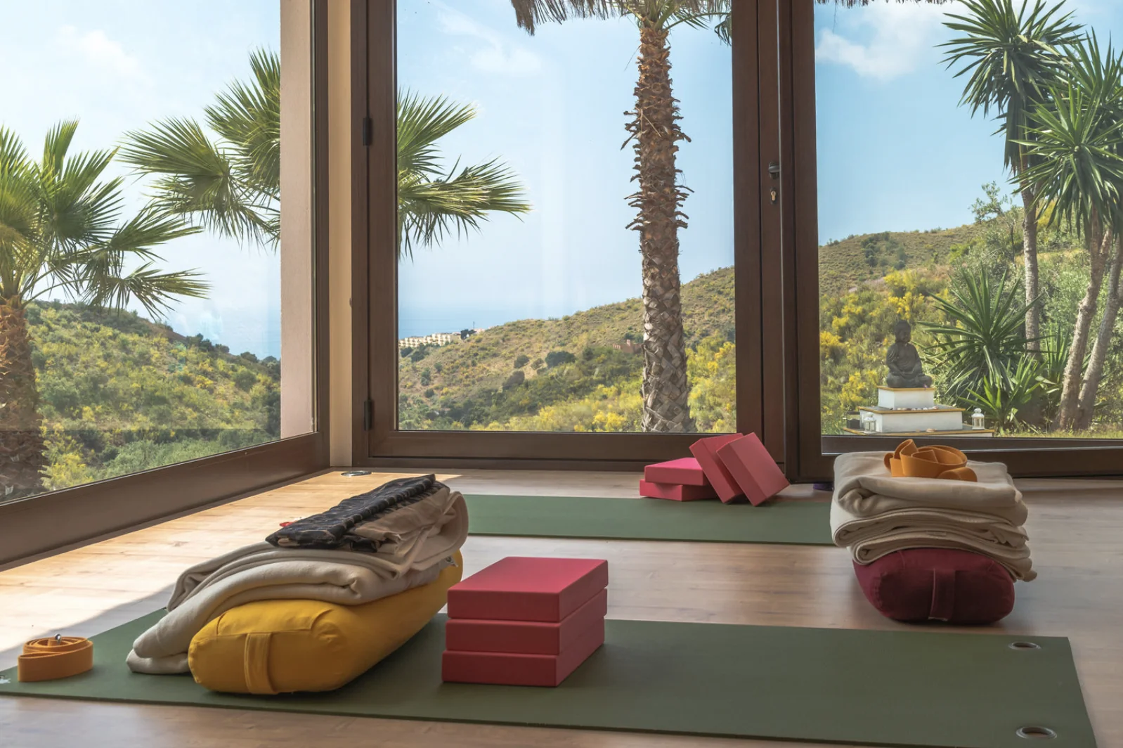 Iyengar Yoga Retreat with Simon Turner