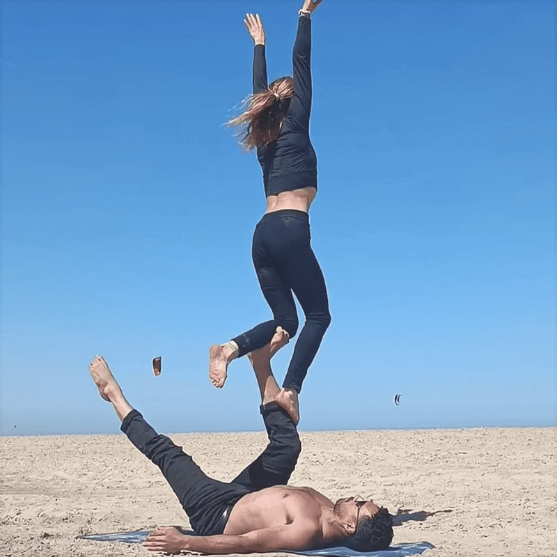 Floripa Summer Play: Yoga, Acro & Inversions
