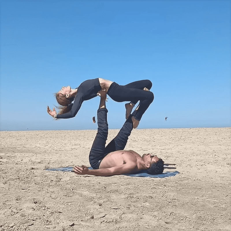 Floripa Summer Play: Yoga, Acro & Inversions