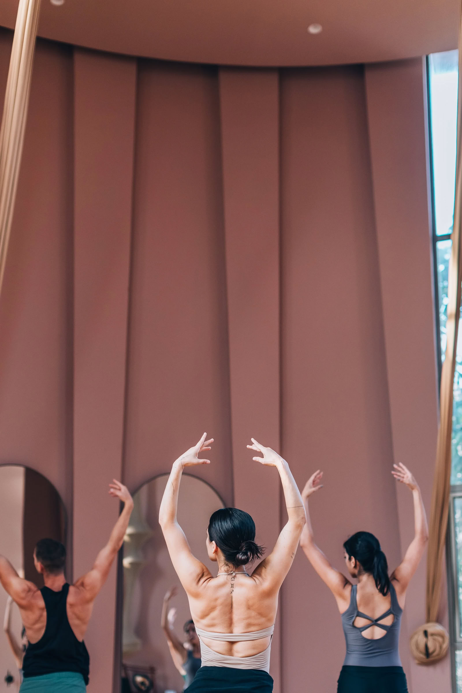 Workshop: Moon Flow Candlelit with Mery & Malina