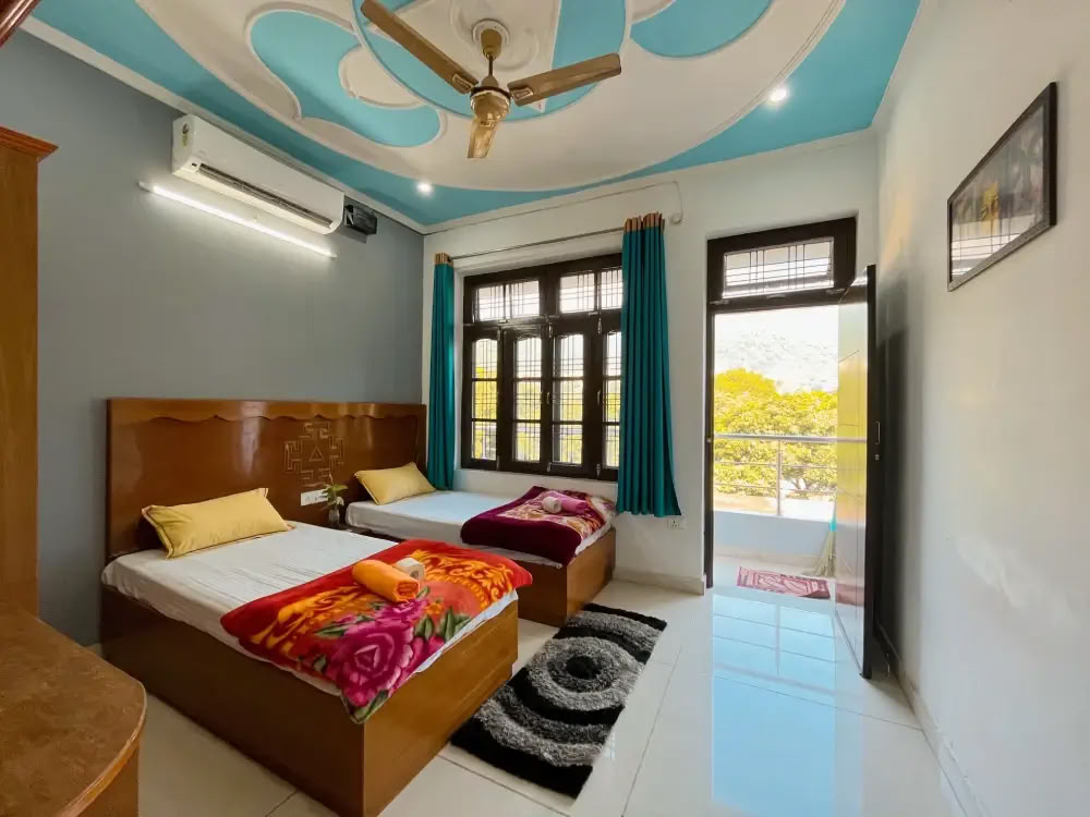 Daily Drop-In Yoga Classes in Rishikesh