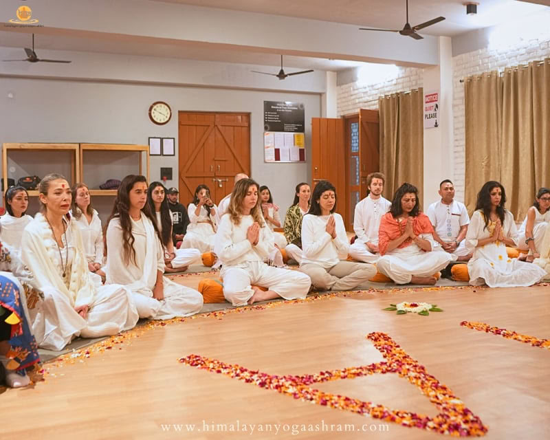100 Hour Yoga Teacher Training in Rishikesh India