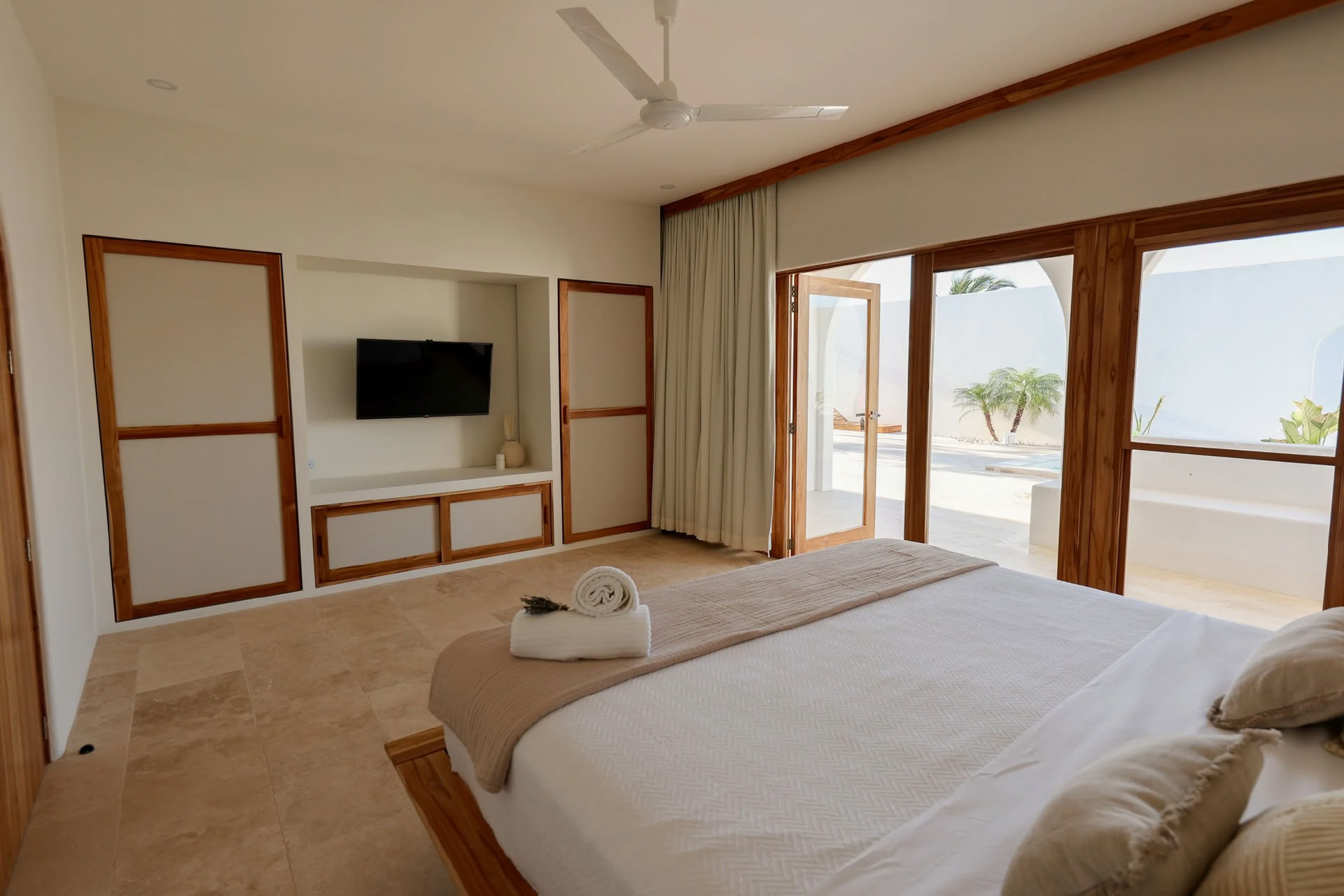 NIQUE MILLER SURF RETREAT