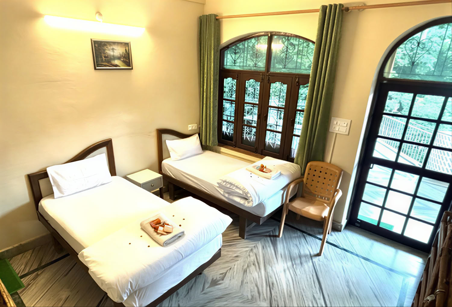 100 Hour Yoga Teacher Training in Rishikesh
