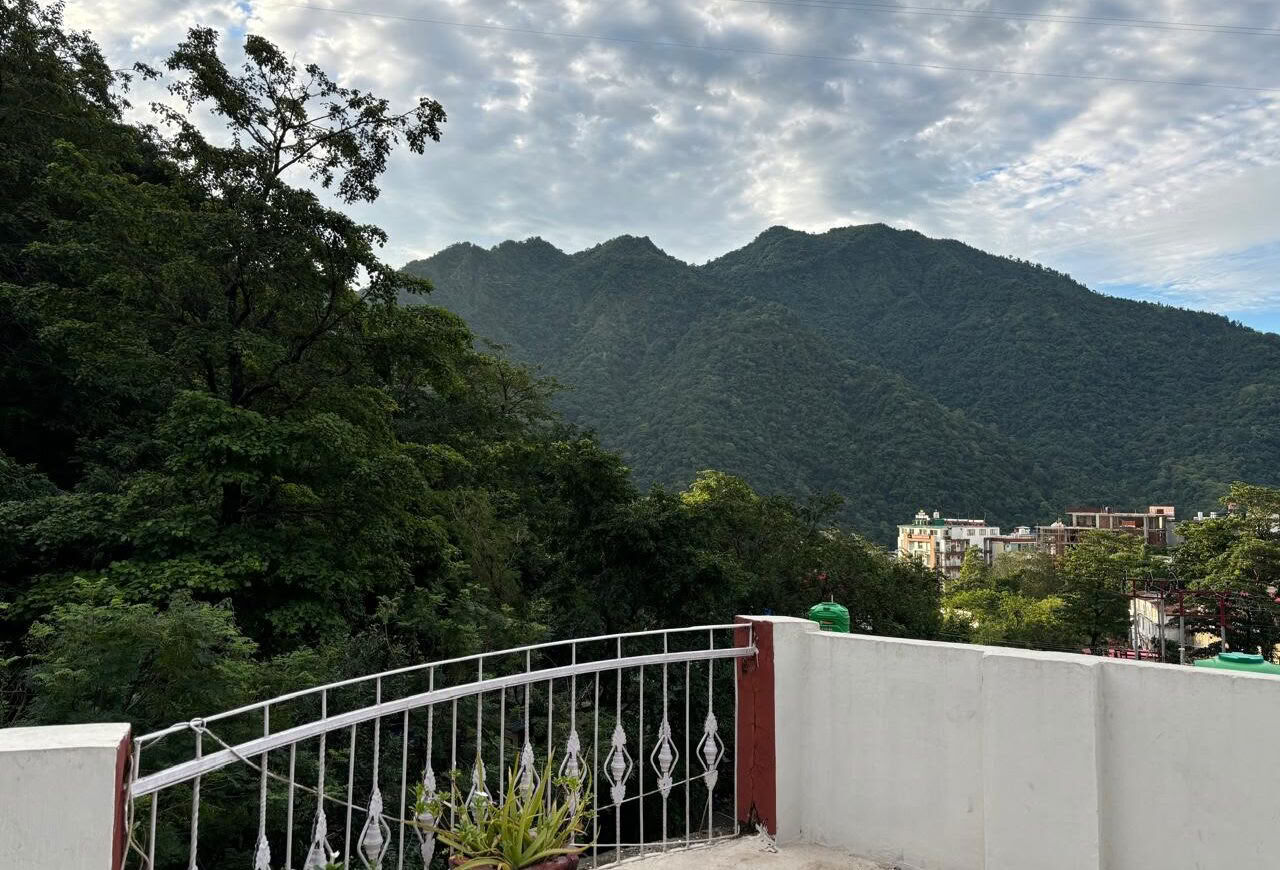 100 Hour Yoga Teacher Training in Rishikesh