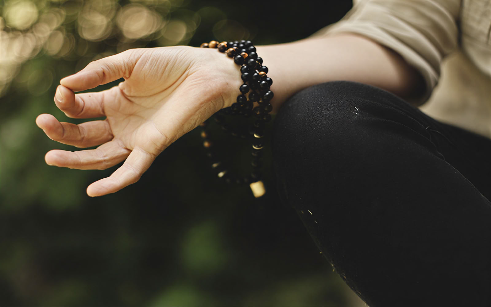 Learn to make a dreamcatcher to weave your dreams into reality