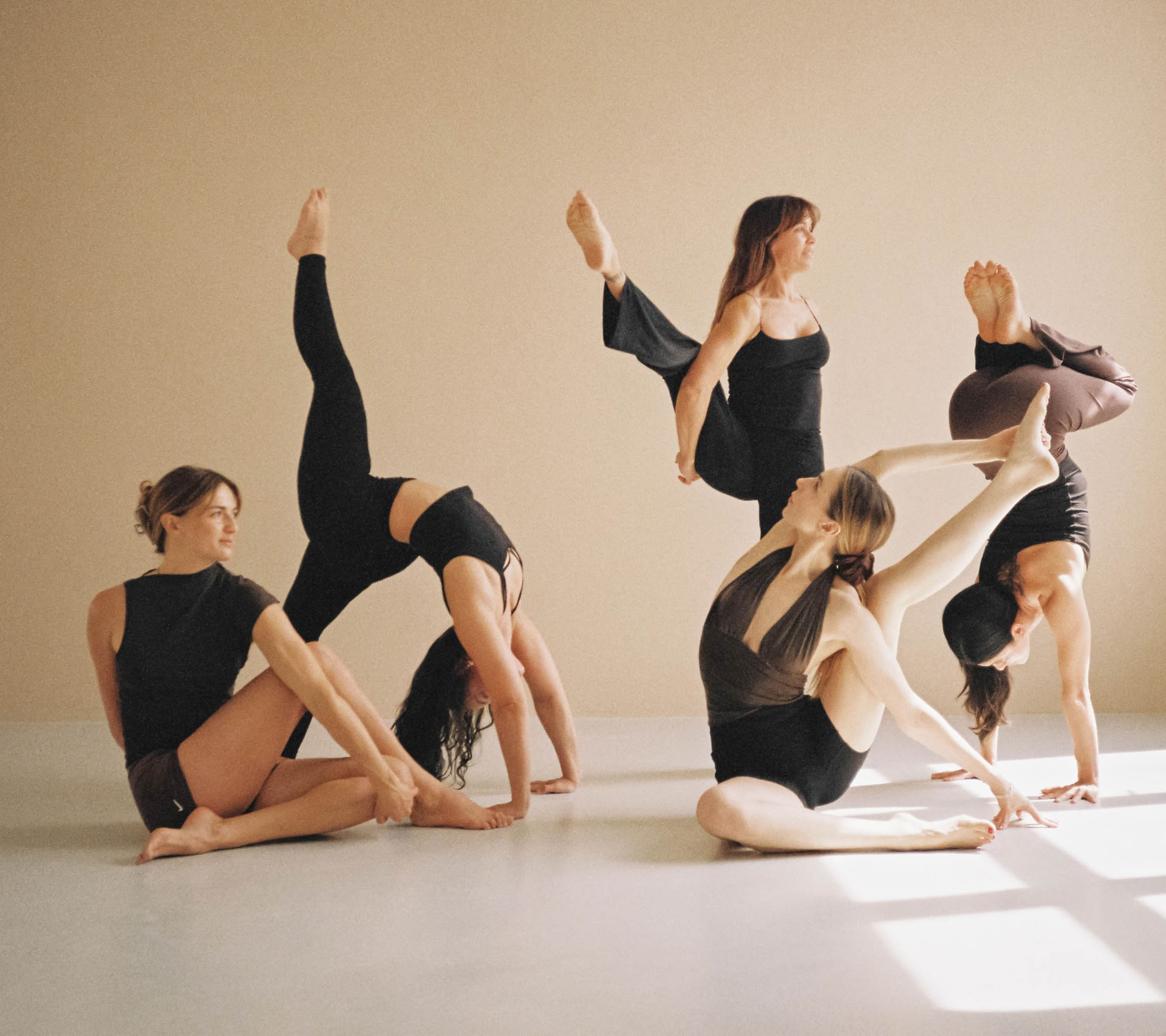 150H ADVANCED YOGA TEACHER TRAINING EXPAND & SHINE