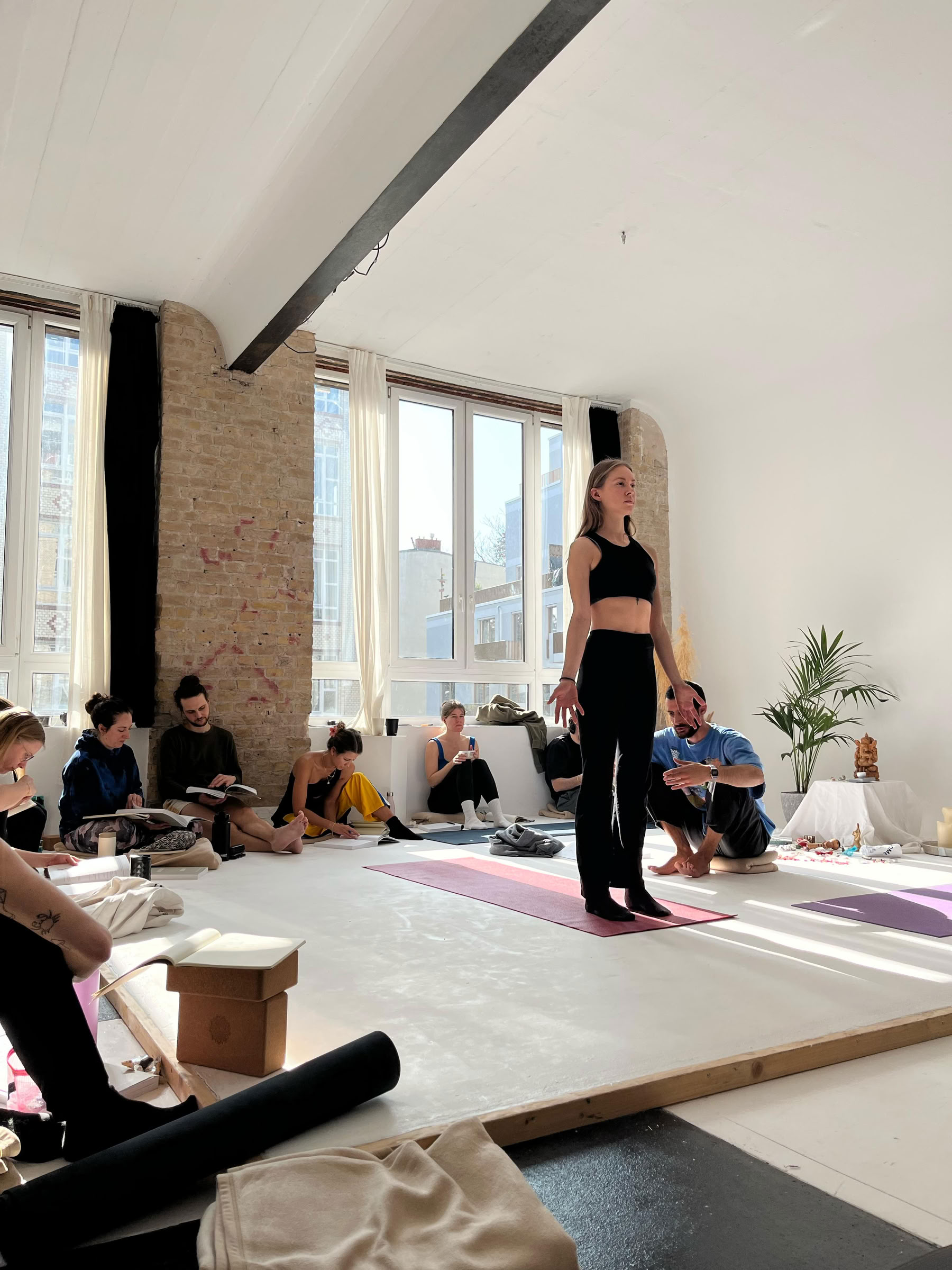 150H ADVANCED YOGA TEACHER TRAINING EXPAND & SHINE