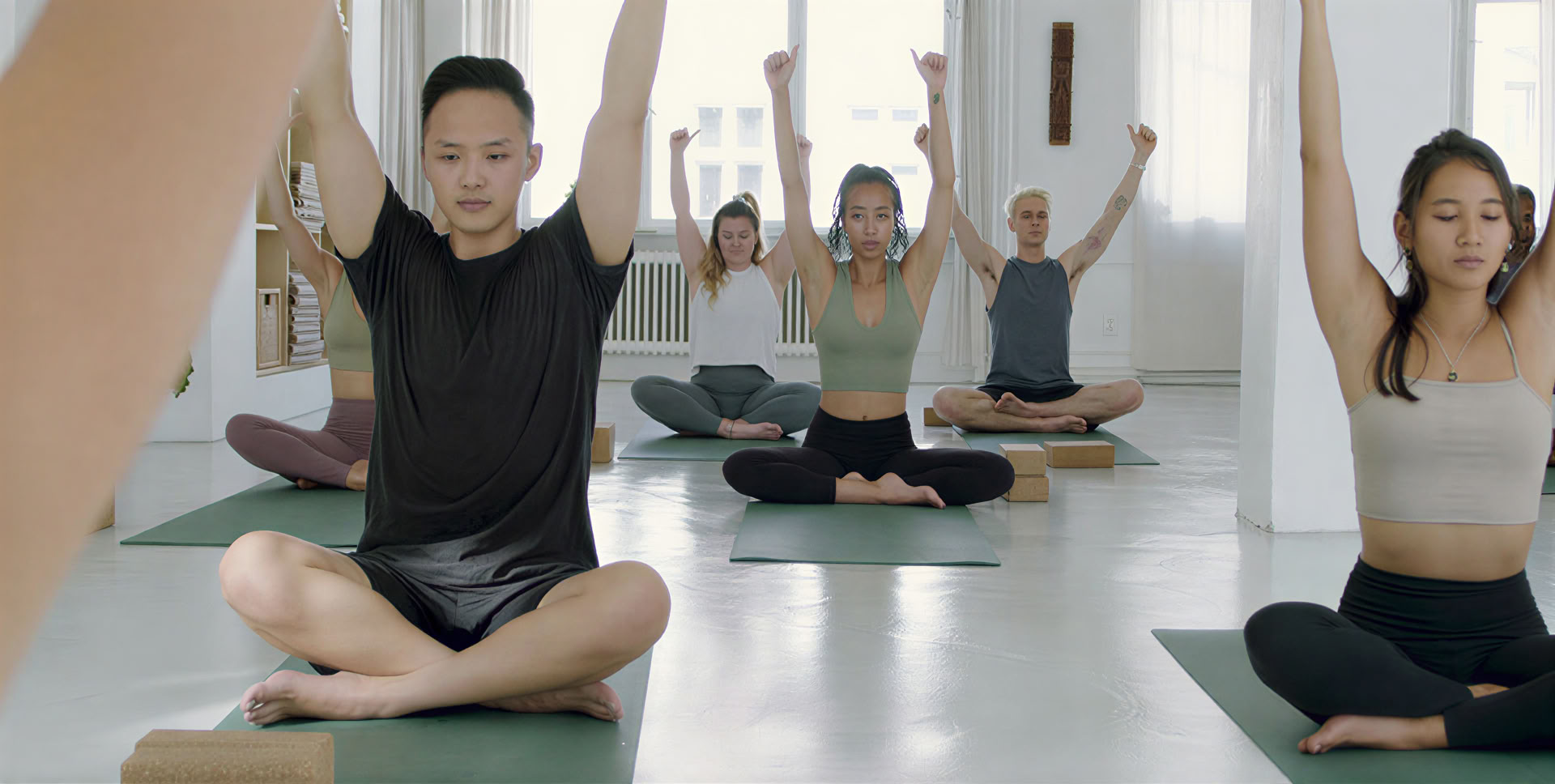 150H ADVANCED YOGA TEACHER TRAINING EXPAND & SHINE