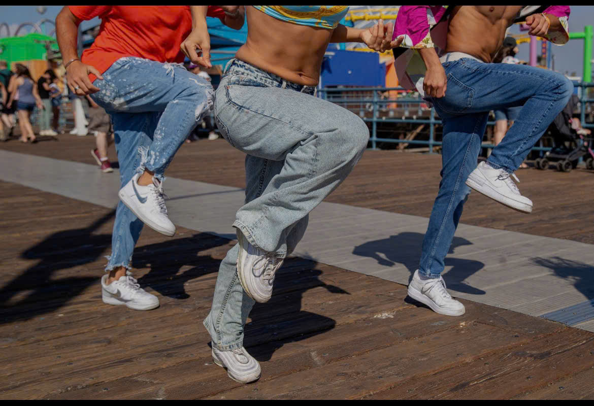 Shuffle dance class
