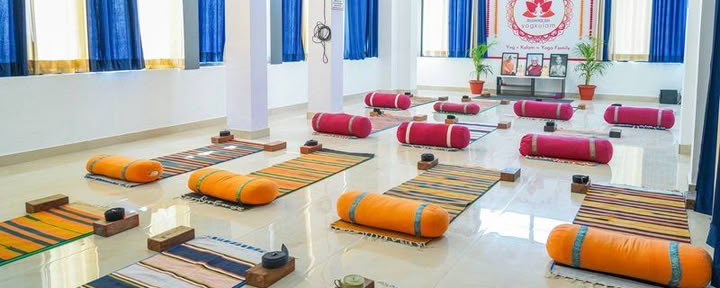 200 Hour Yoga Teacher Training in Rishikesh, India