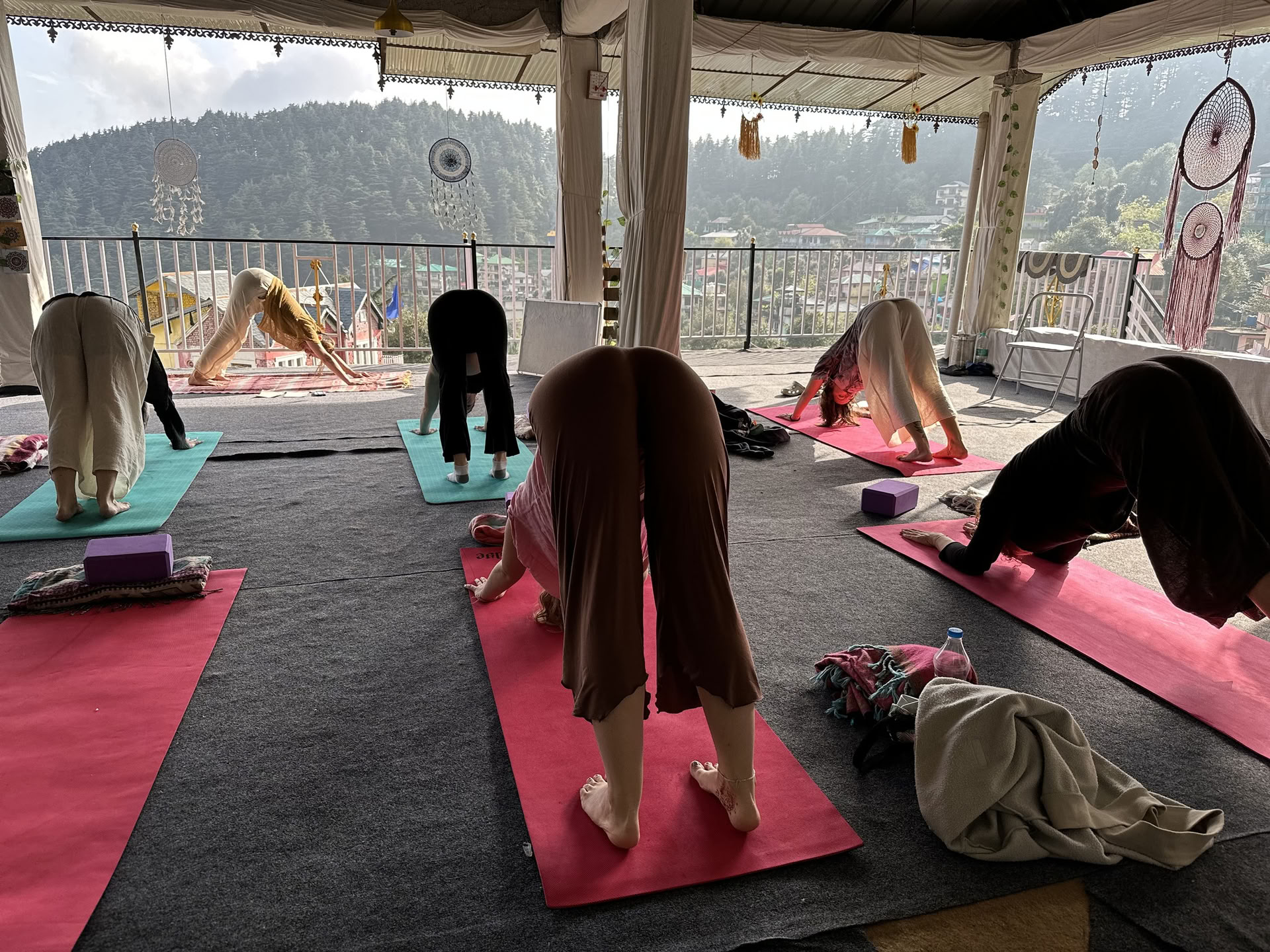 25 Days, 200 Hours so Shanti Yoga Teacher Training