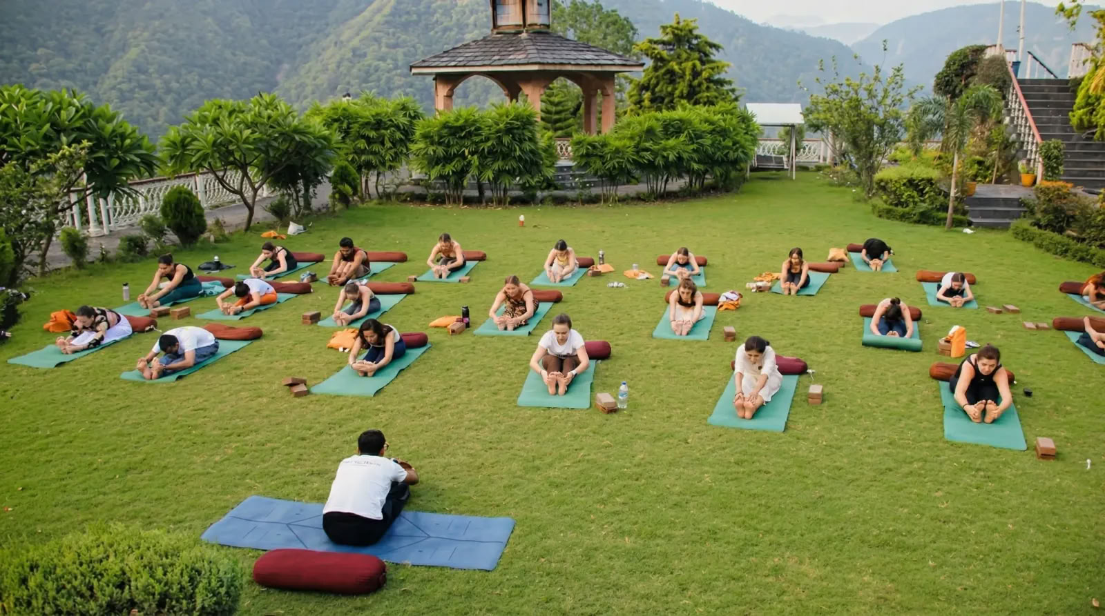 RYT 200 Hour Yoga Teacher Training in Rishikesh, India