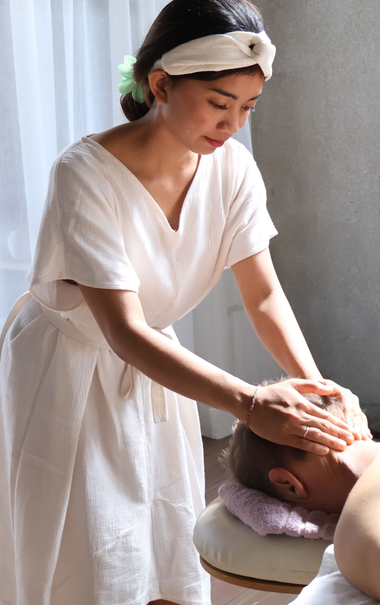 Therapeutic Healing Massage with Desak