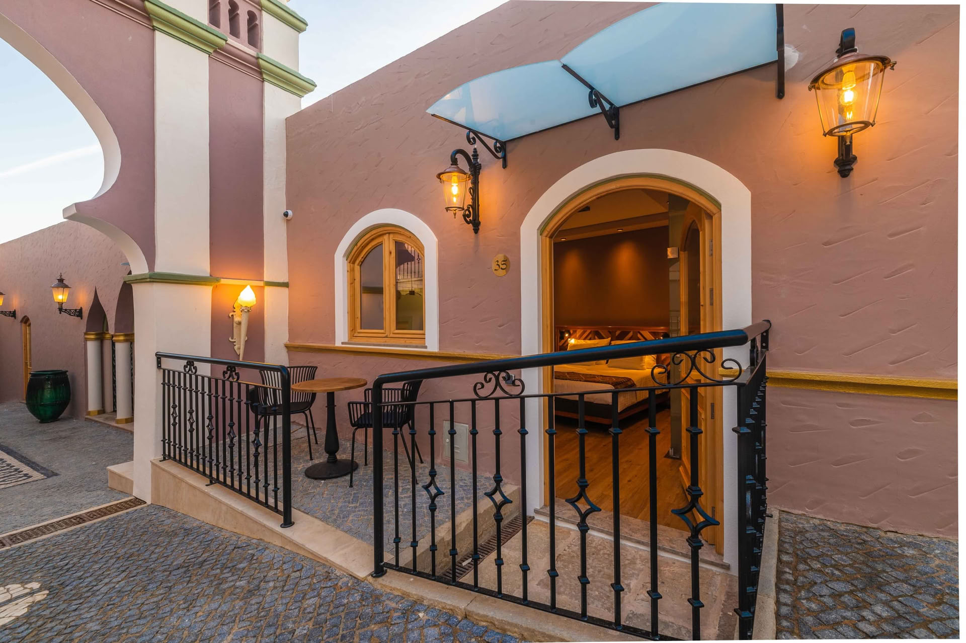 Luxury Longevity Booster: HBOT & Anti-aging Wellness Retreat