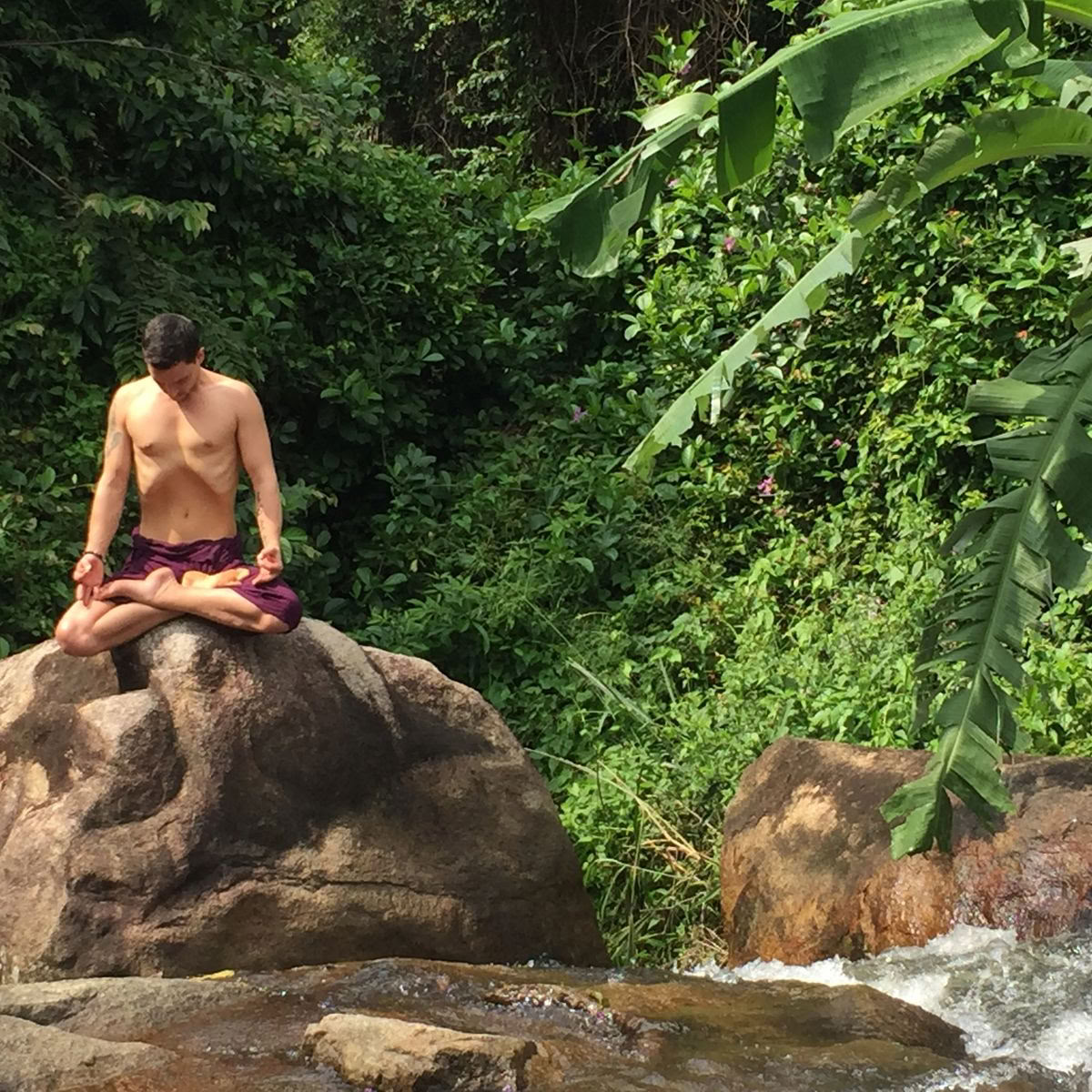 Rob Hess - Xmas/New Year Prana Yoga Flow