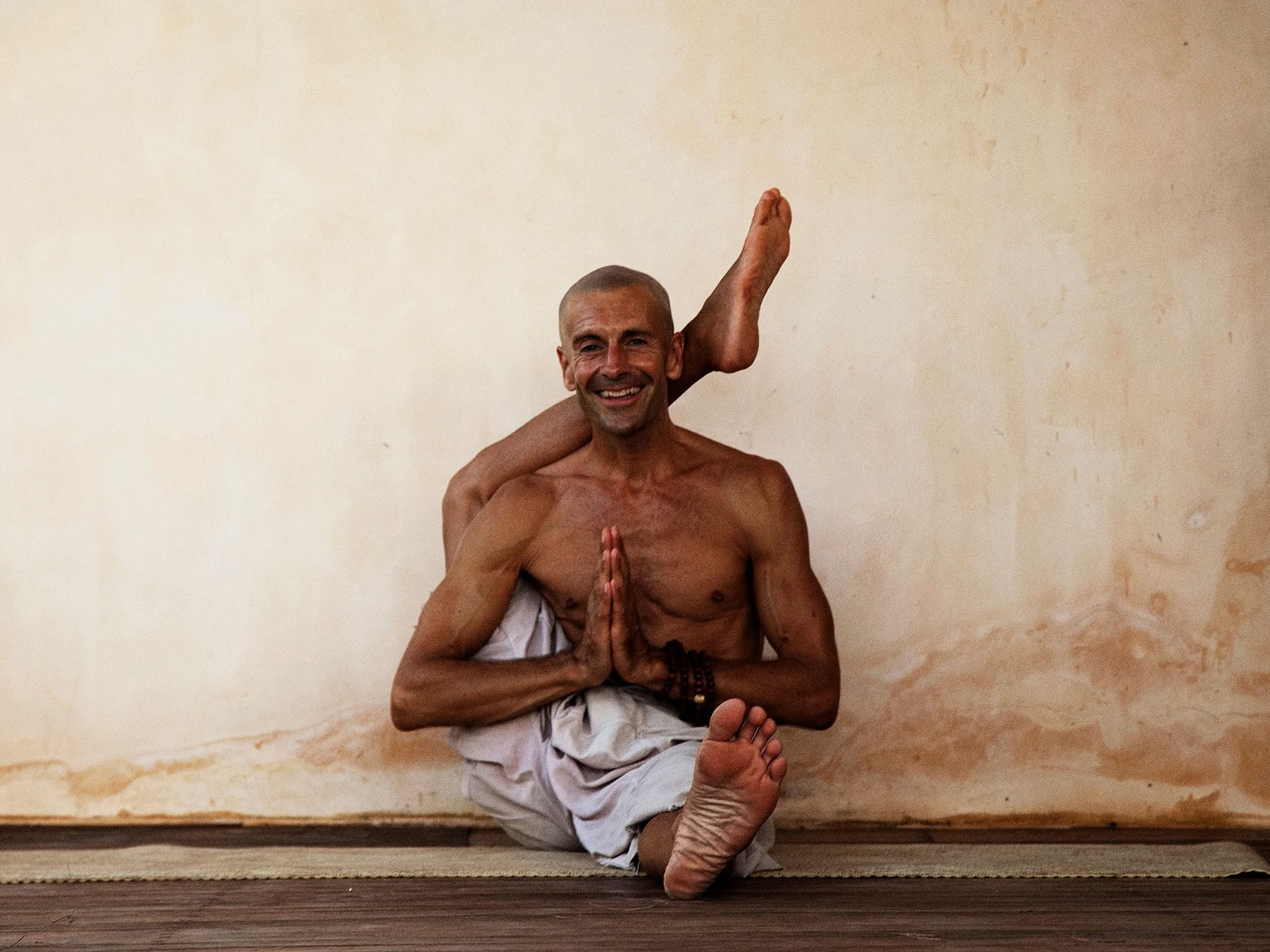 James de Maria - Conscious Yoga Flow