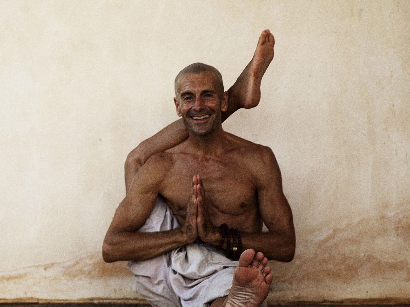 James de Maria - Conscious Yoga Flow