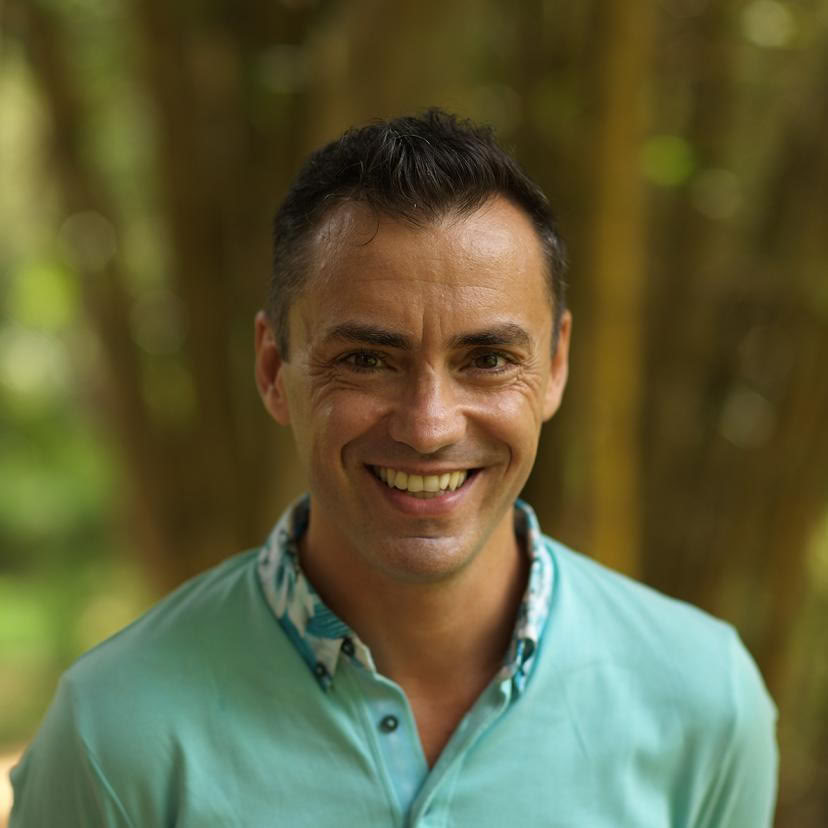 James de Maria - Conscious Yoga Flow