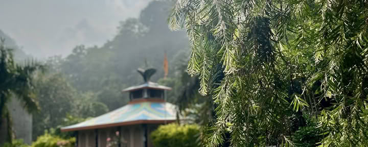 Abhyasa Yogmath | Traditional Yoga & Meditation Ashram in Rishikesh India