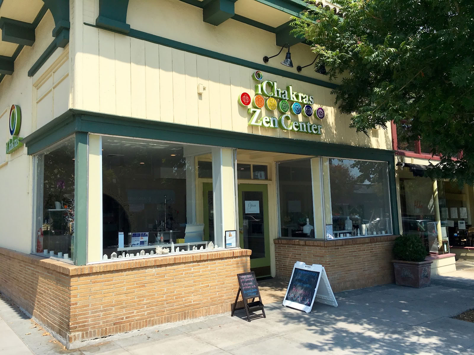 iChakras Smart Meditation Club + iJuice Lounge