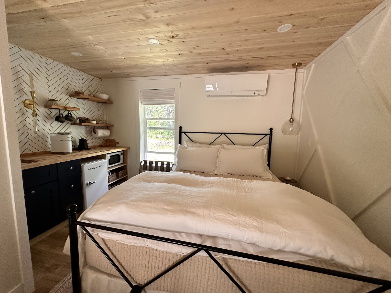 Mountainside Lodging and Retreats