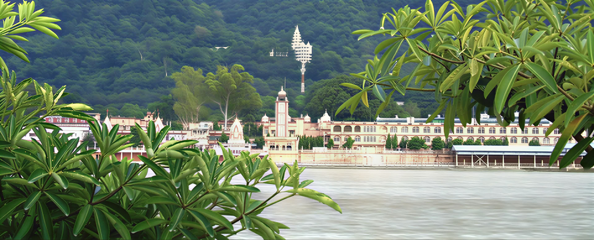 YOGA ESSENCE: Meditation Teacher Training Ashram