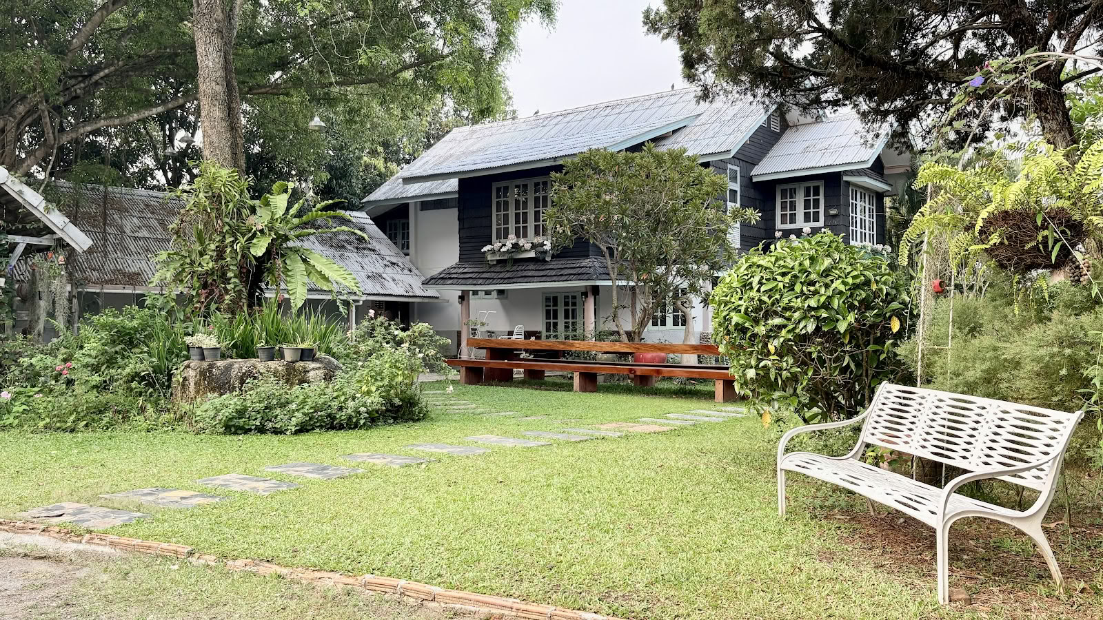 Luminaria Yogashala – Yoga School and Yoga Retreat Chiang Mai