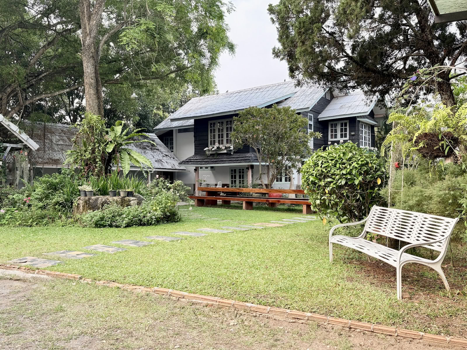 Luminaria Yogashala – Yoga School and Yoga Retreat Chiang Mai