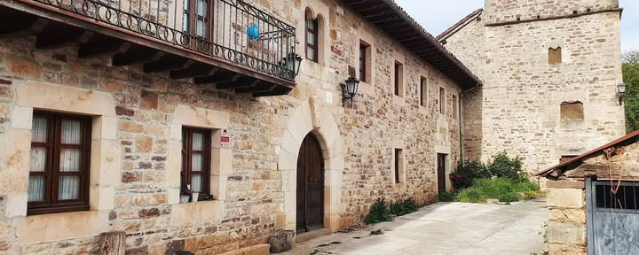 Centro de Retiros de Yoga y Meditación Pirineo · Casa Marterena
