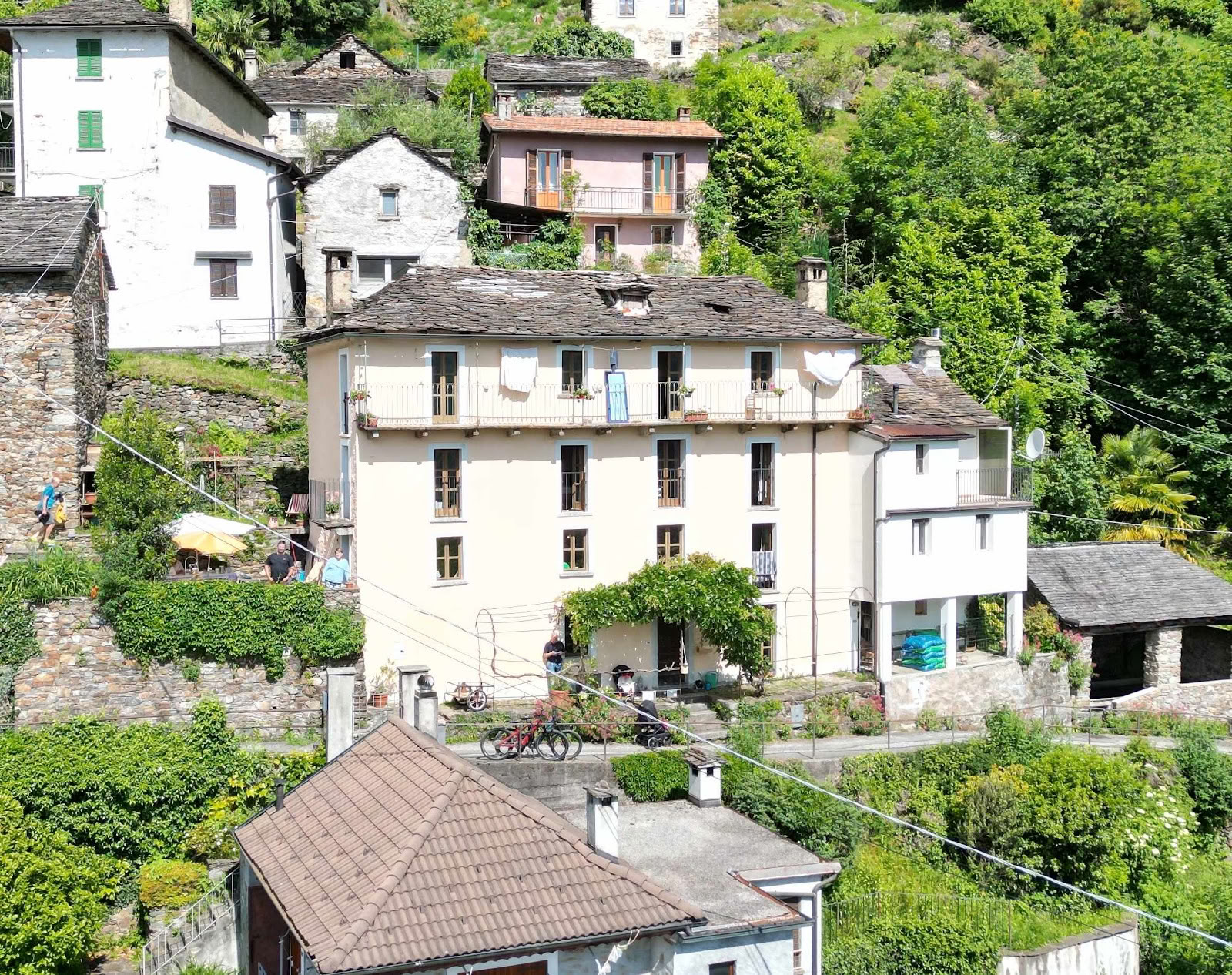 Casa di Lui and Luise