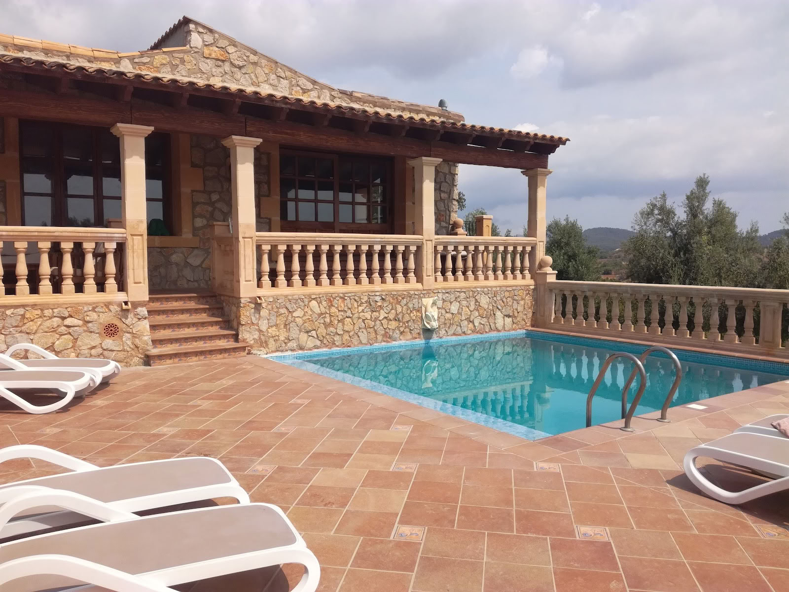Ashram Mallorca | Breathwork Journeys | EMDR & Hypnosis | Coaching | Heart Opening & Vision Work