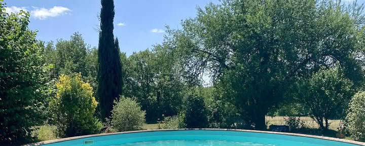 A Place To Be Well, La Roane