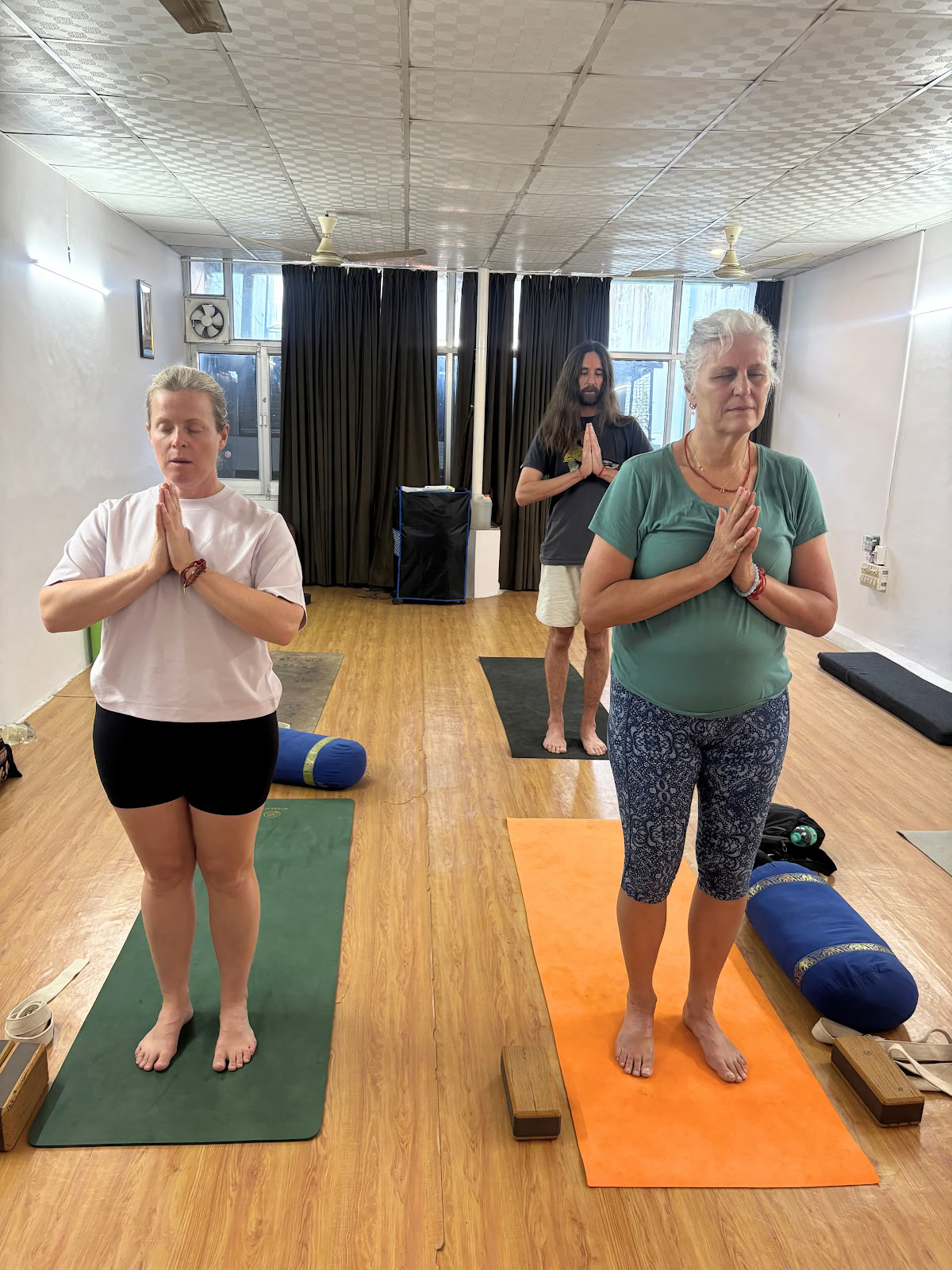 Karoli Yoga School