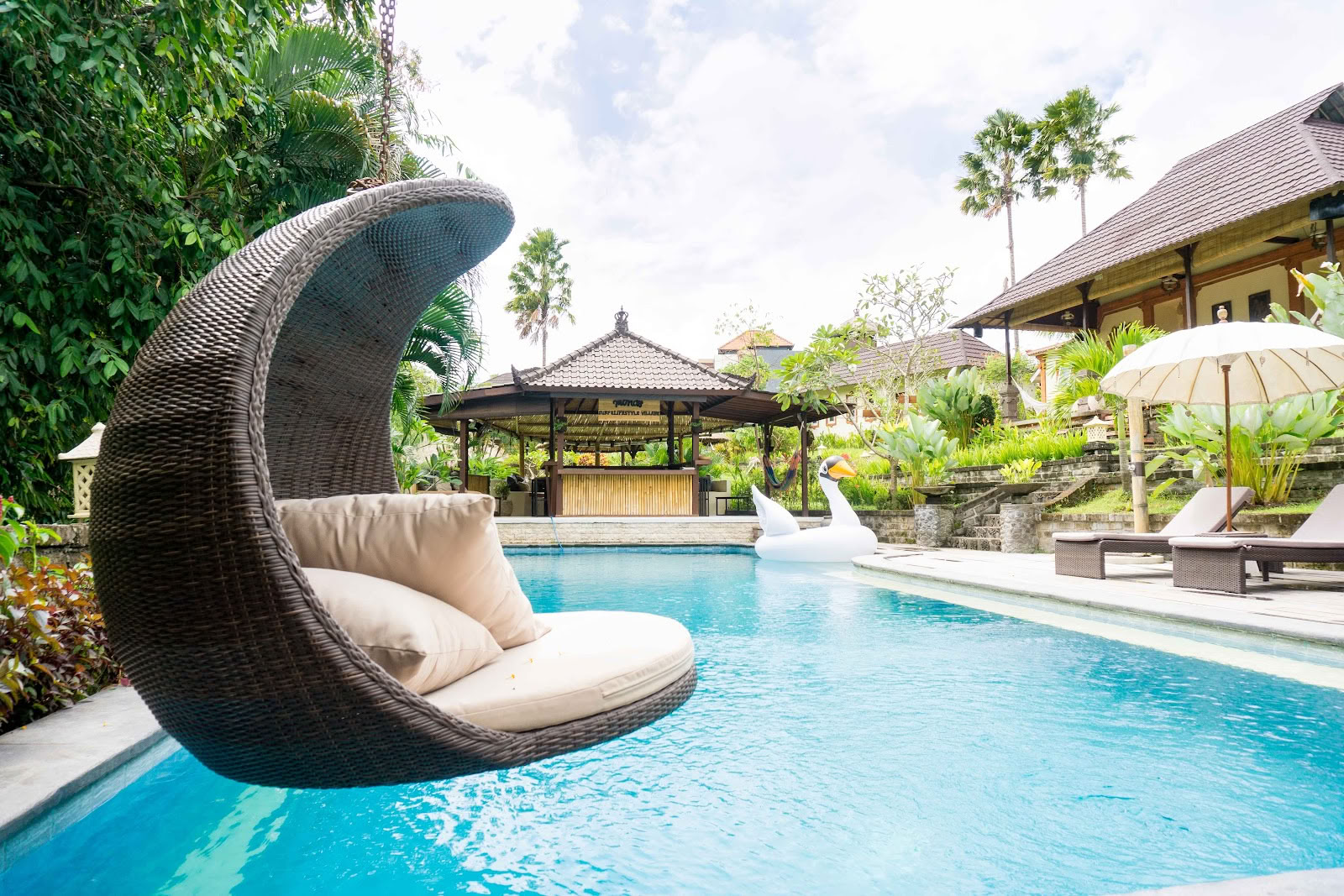 Mondo Surf Village - Surf Camp Canggu, Bali