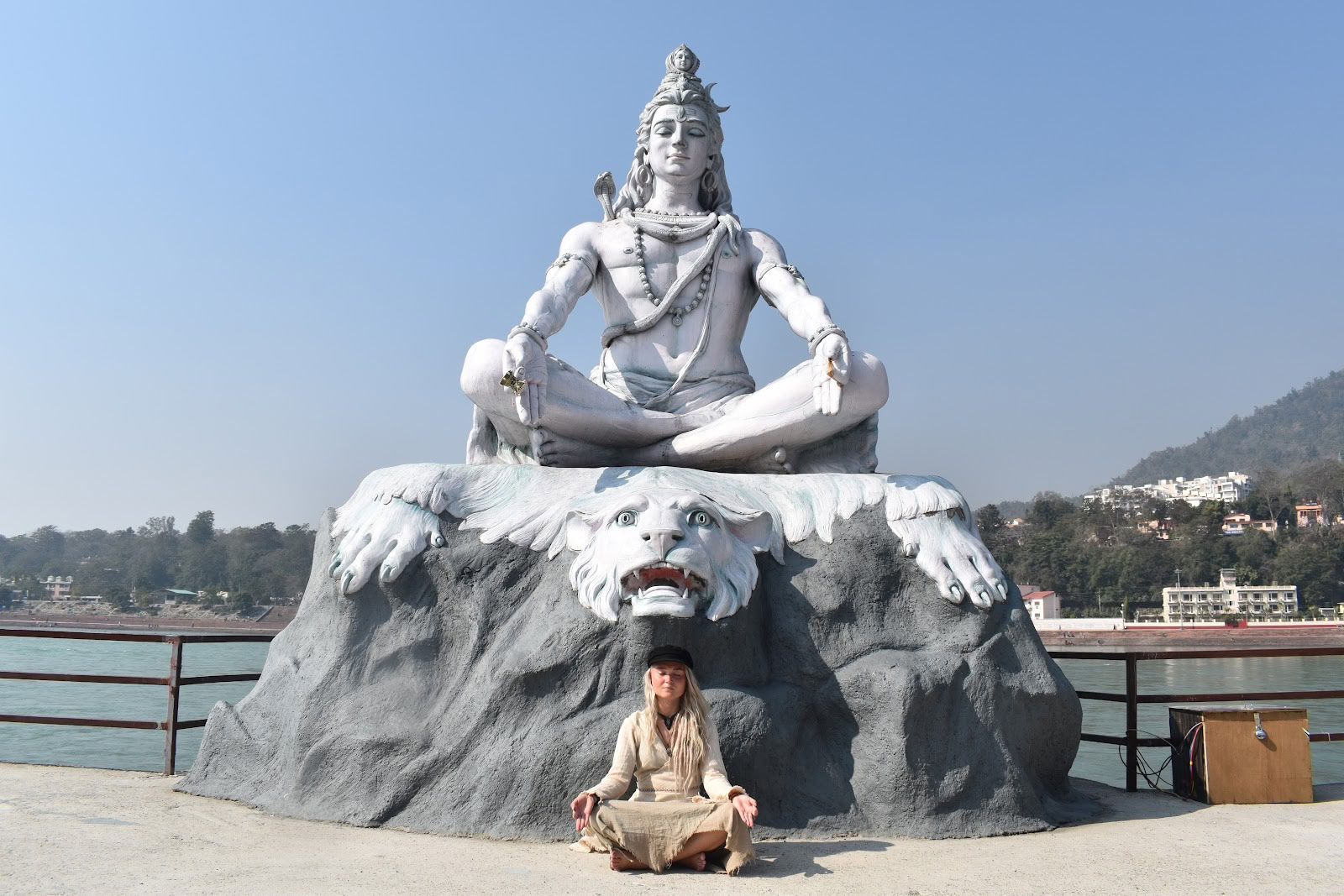Real Happiness - Meditation in India