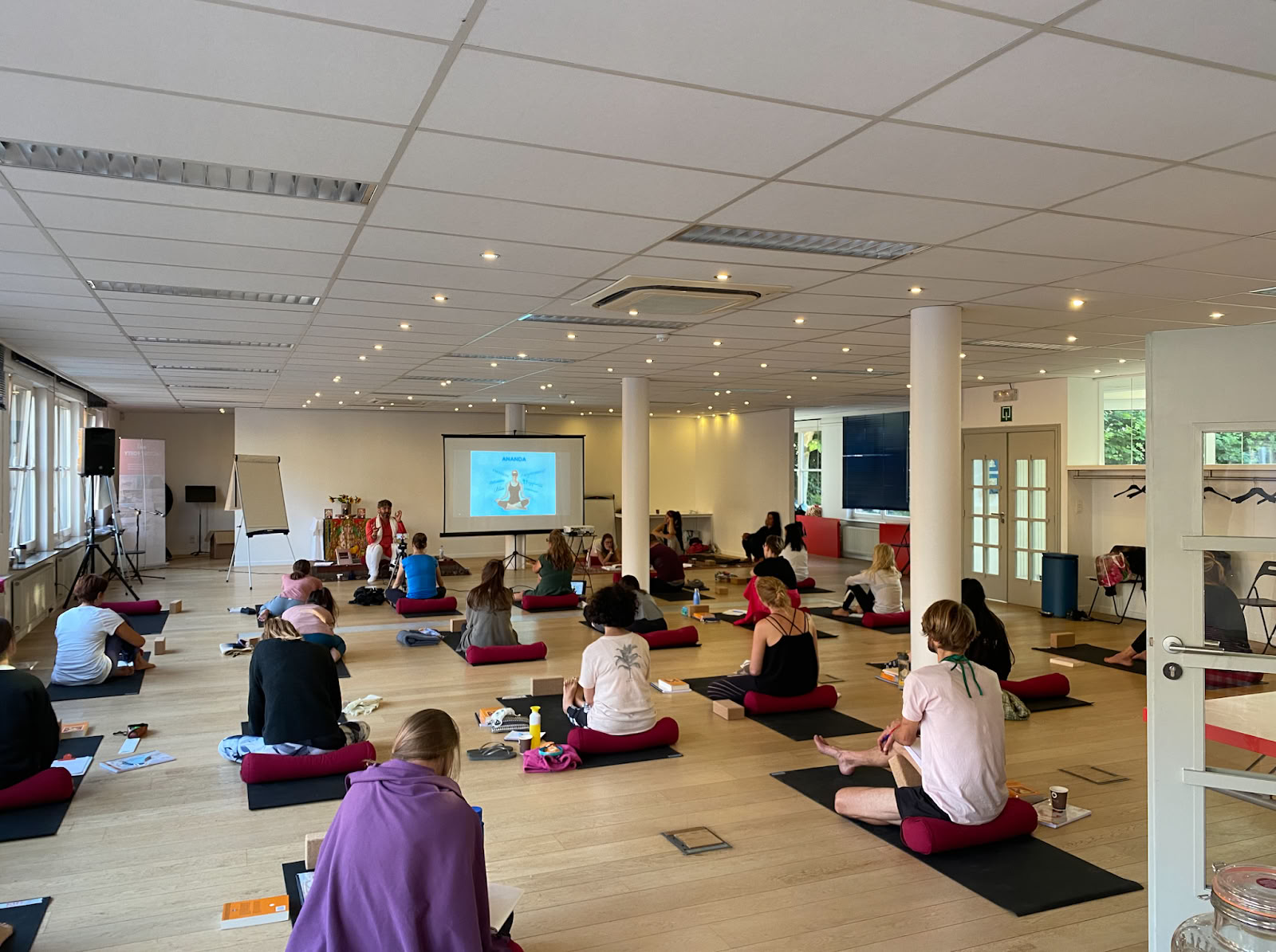 Yogalife Teacher Training
