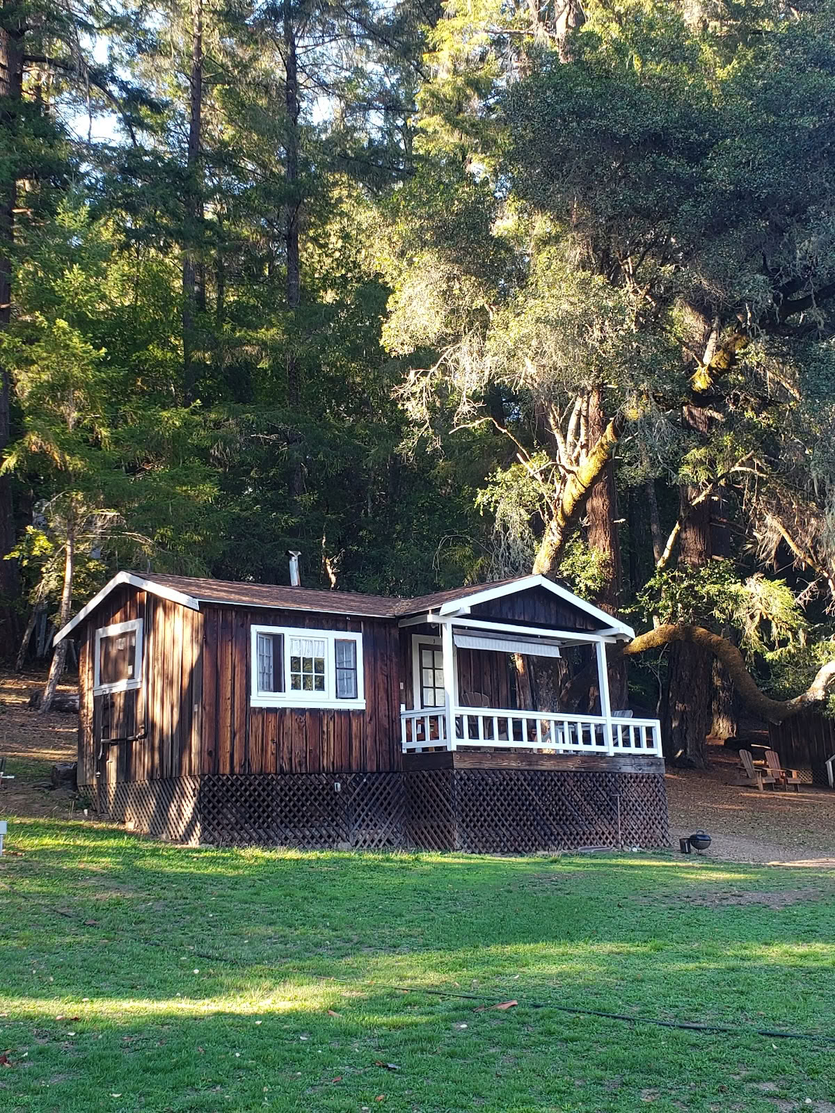 Van Zandt's Redwood View Resort