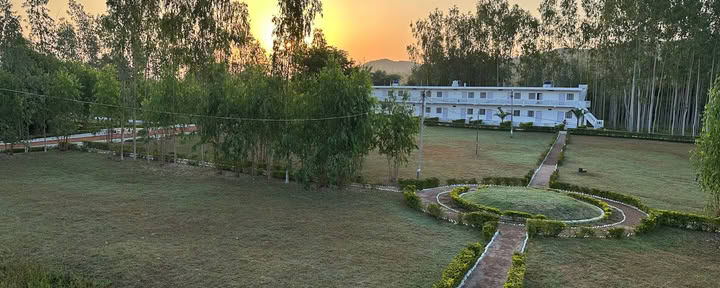 Arhanta - Yoga Teacher Training Ashram India