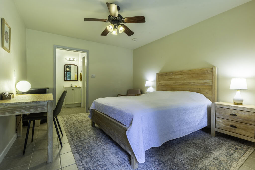 LGH: Queen Bed