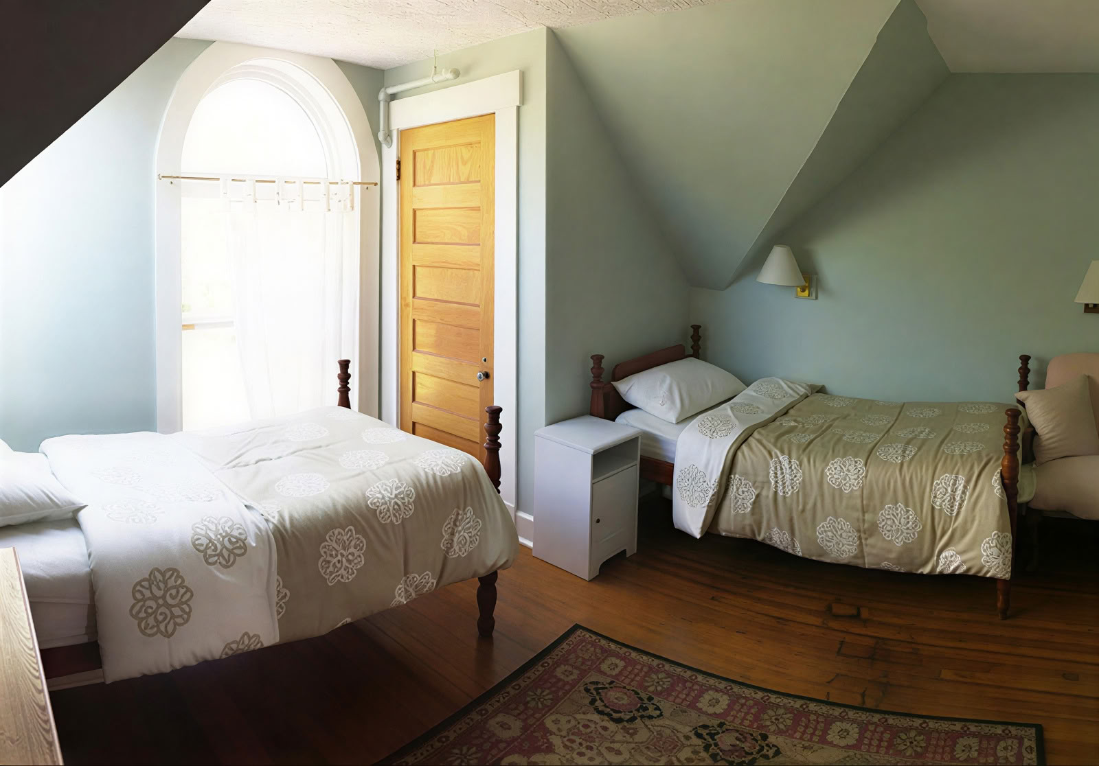 Shared Room w/Ensuite Bath
