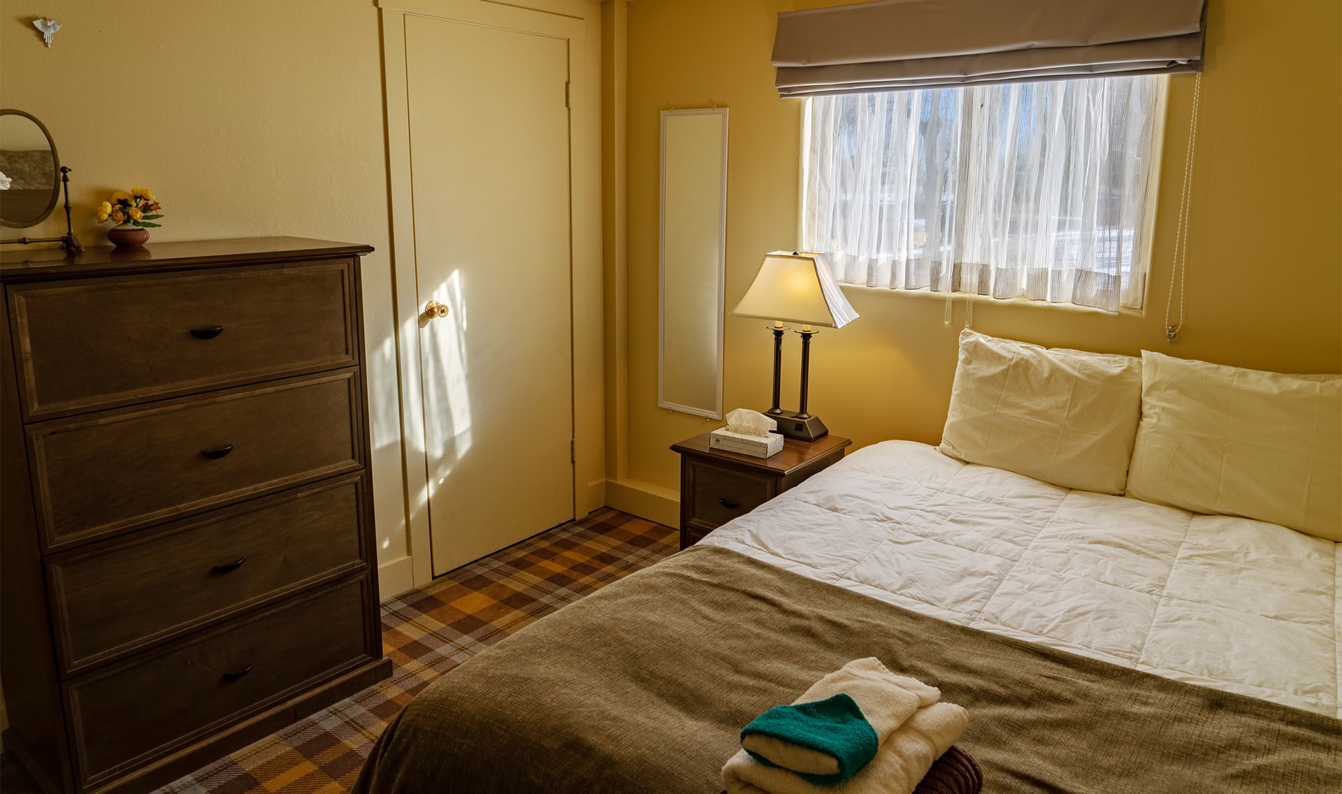 Private Single Apartment Room