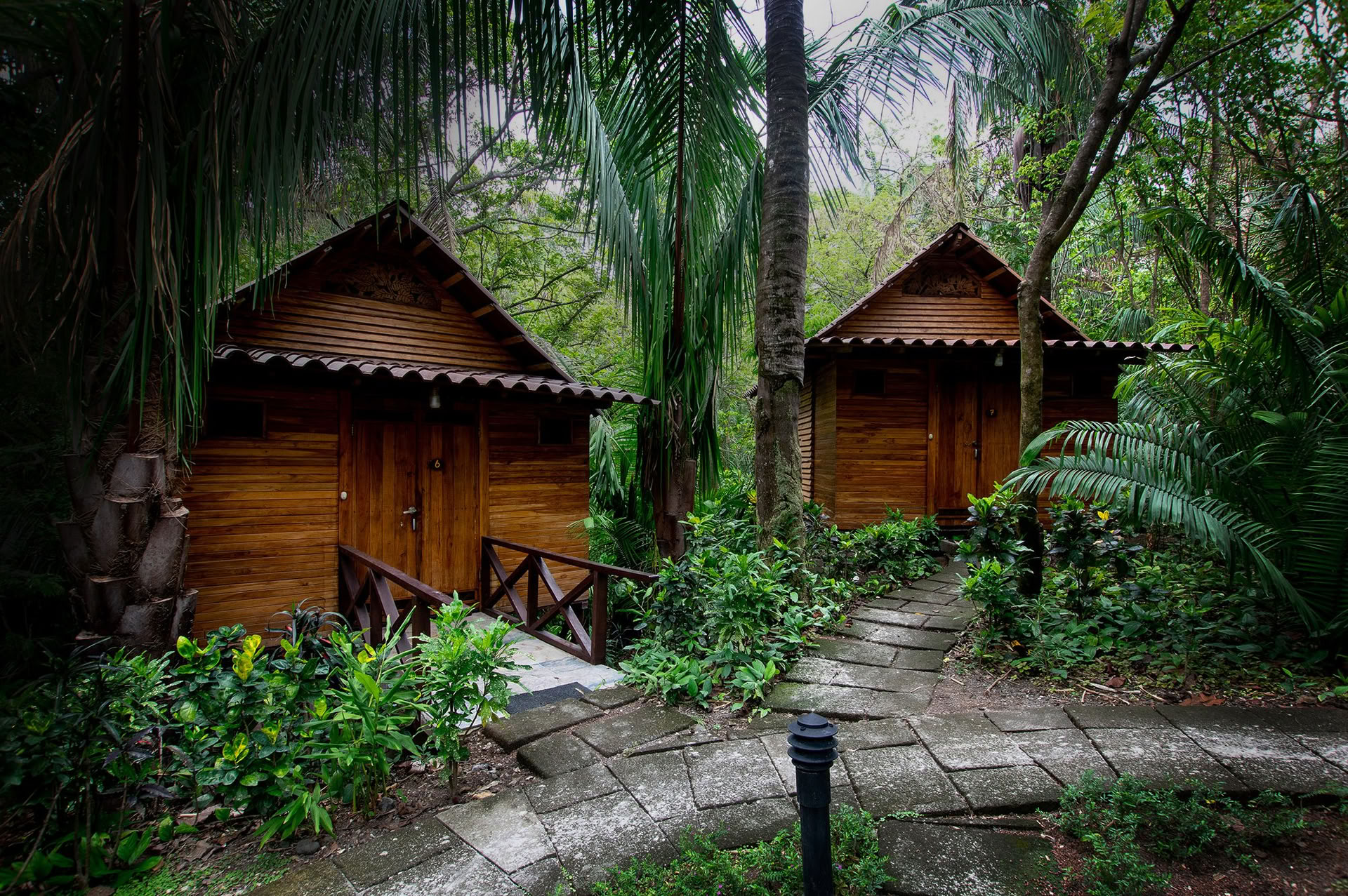 Eco Cottage with No A/C – Two (2) Twin Beds Only