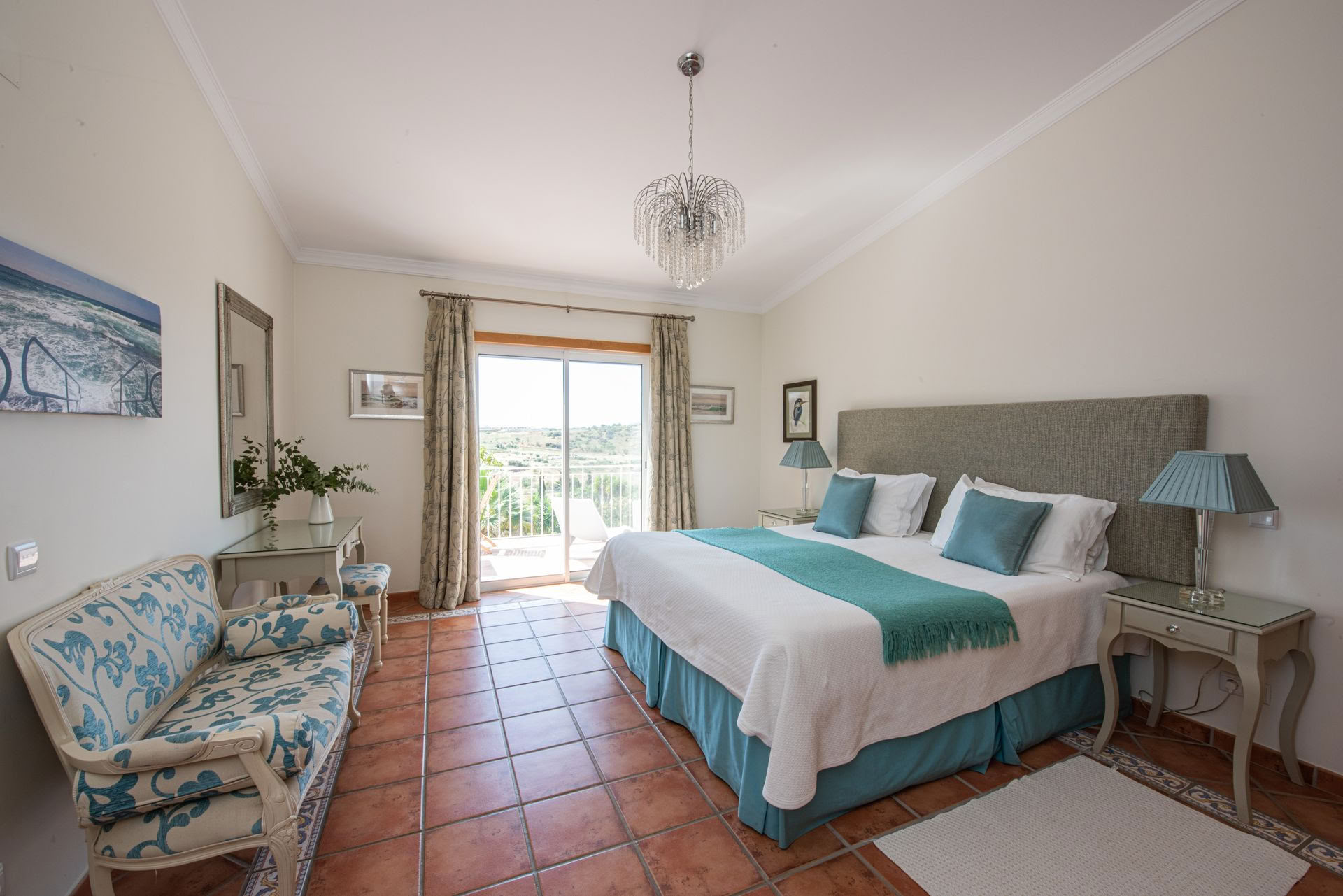 Camilo room