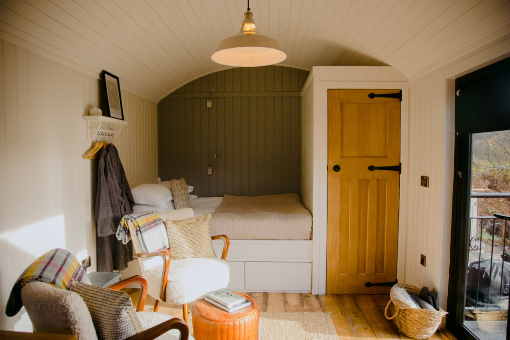 Double Ensuite Shepherd's Hut: Self Catering