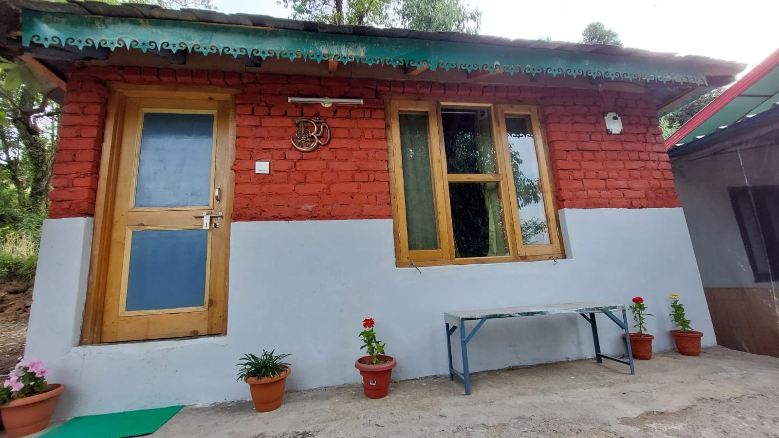 Basic Comfort Rooms (Shared Accommodation – Basic Comfort) *Washroom Non-attached