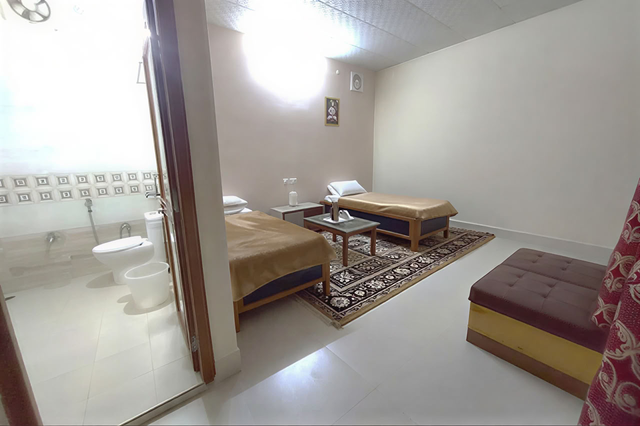 Shared Double Room With En-Suite Bathroom