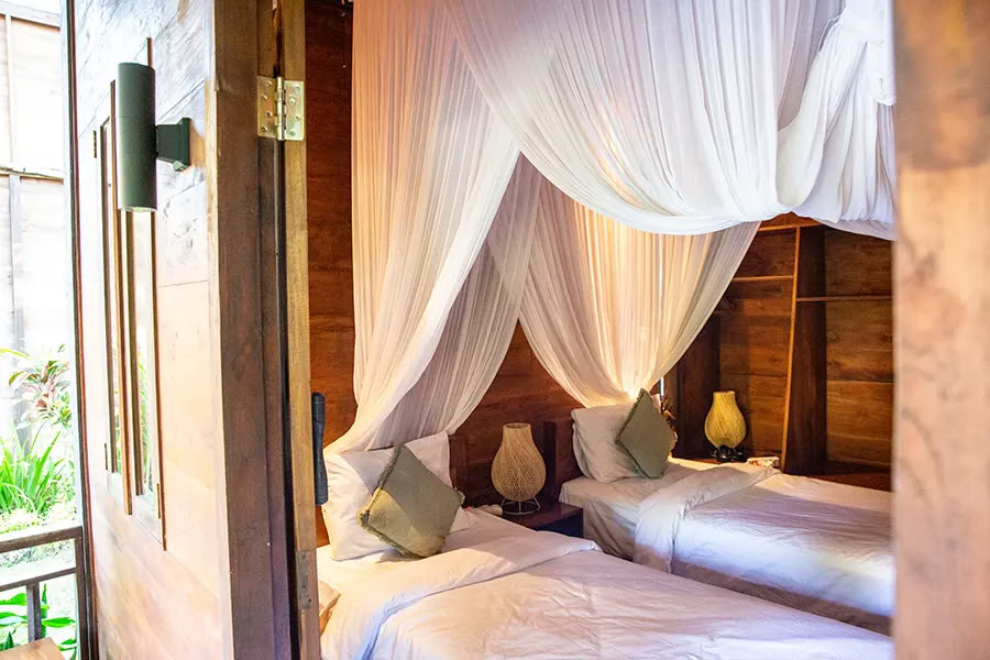 PRIVATE SUITE