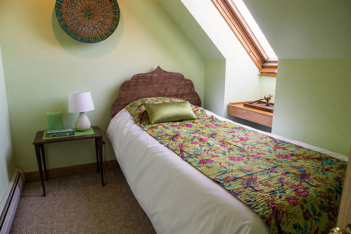 Single Room for Opening and Closing Retreat (6 nights 8 days)