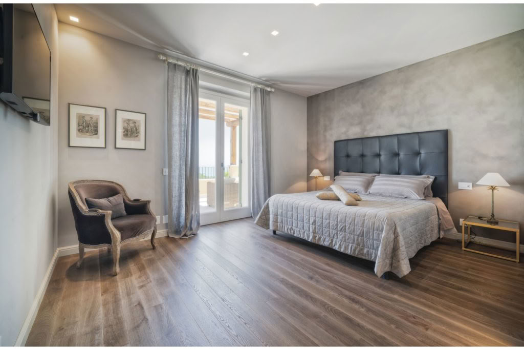 Double En-suite Bedroom with Sea View